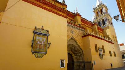 iglesia de santa ana en el barrio de triana